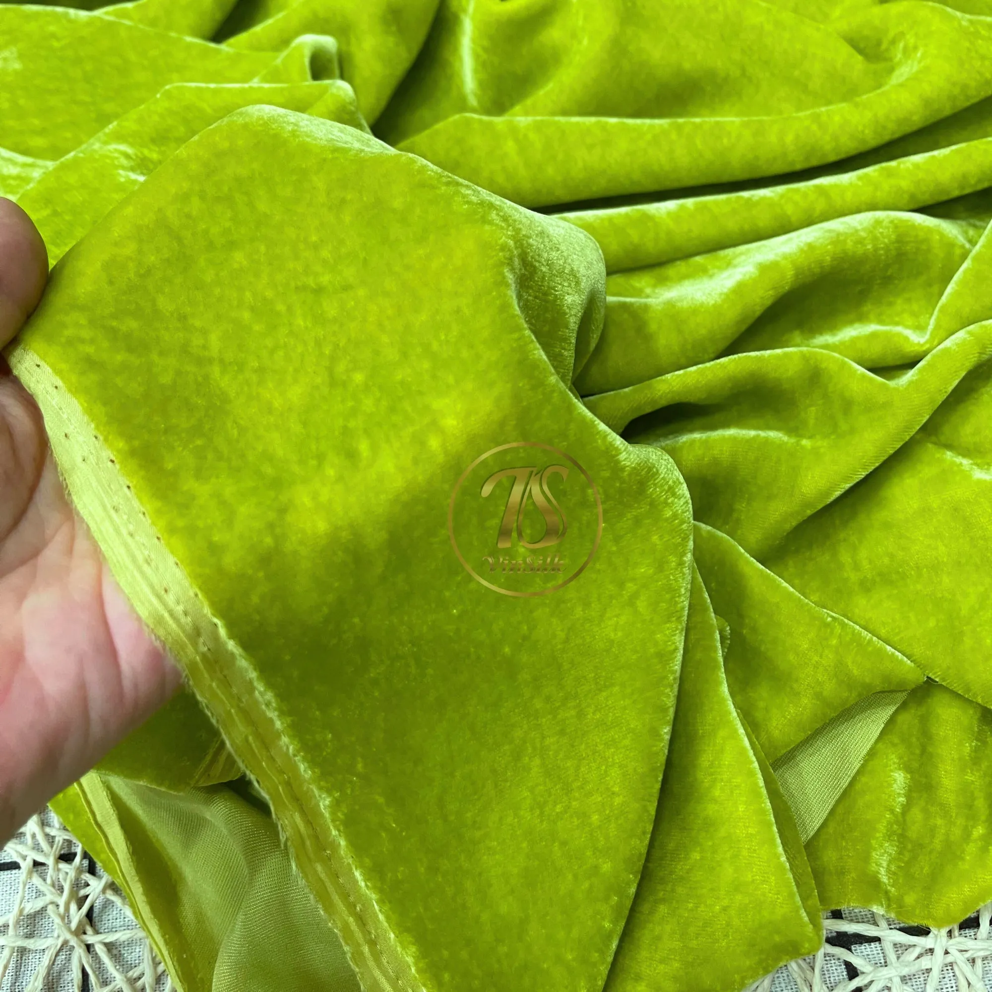 100% Pure Mulberry Silk Velvet Fabric by the yard – Luxury Silk Velvet for Dress, Skirt, High End Garment – Gift for women – Lime color velvet – Silk for sewing