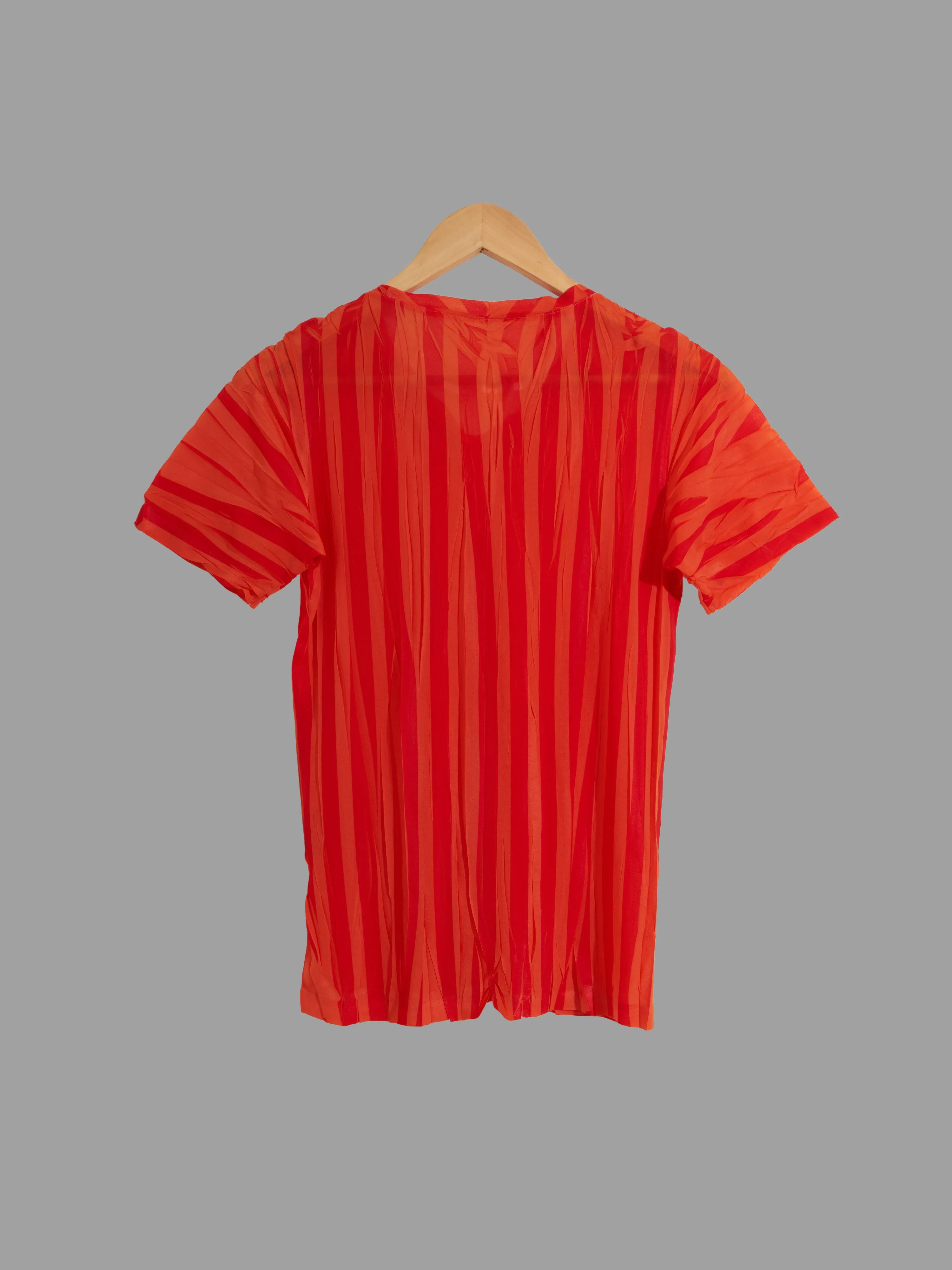 Issey Miyake creased red and orange stripe semi-sheer tshirt - approx S M